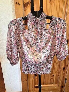 1.STATE Floral Chiffon Cold Shoulder Smocked Blouse Pink M